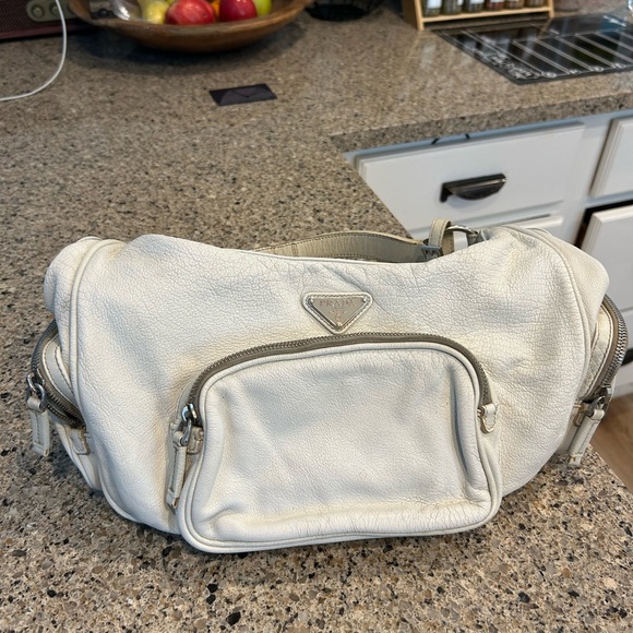 Prada bag - Picture 2 of 3